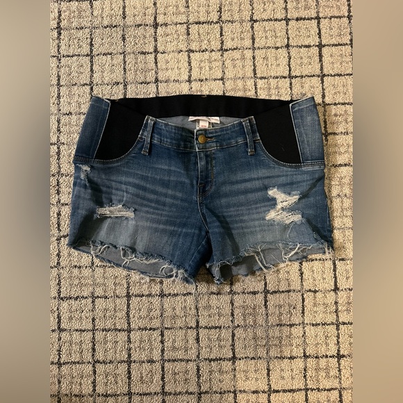 Isabel Maternity by Ingrid & Isabel. Side Panel Maternity Jean Shorts. - Picture 1 of 3